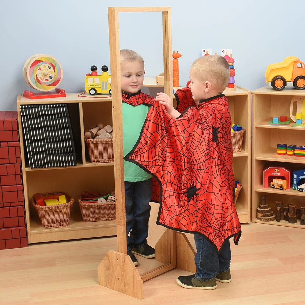 Adventure Cape - Spider Cape Red - Image 4
