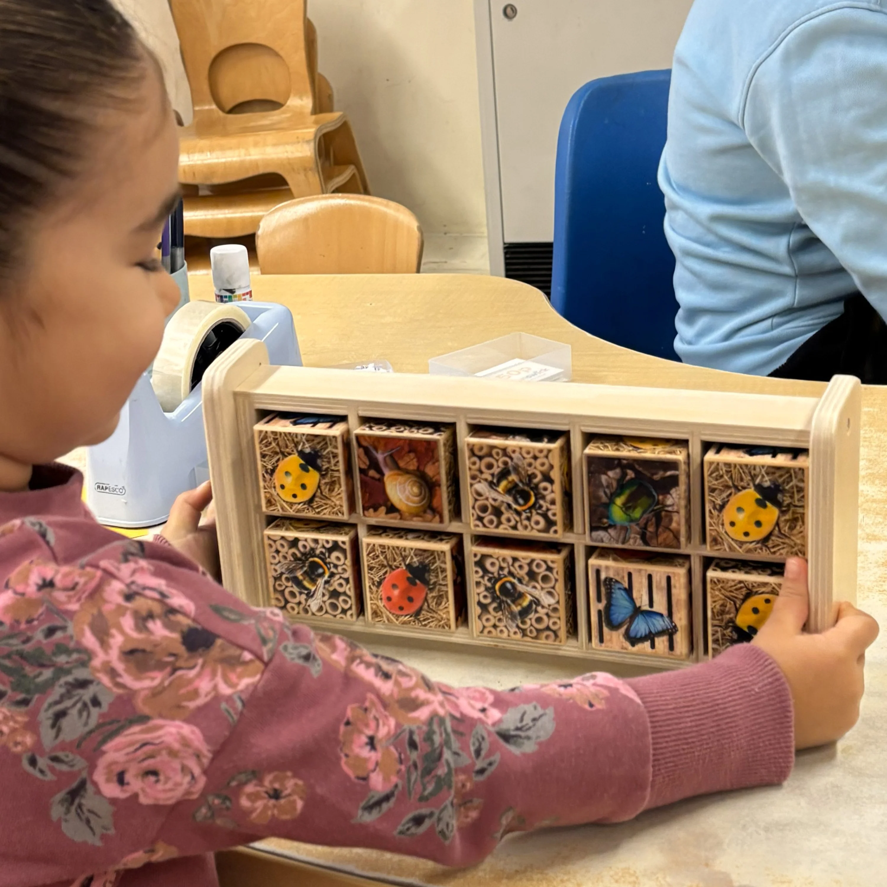 Bug Hotel 10-Frame Wooden Counting Toy | Nature-Inspired Math Learning Set with 10 Bug Cubes - Image 7