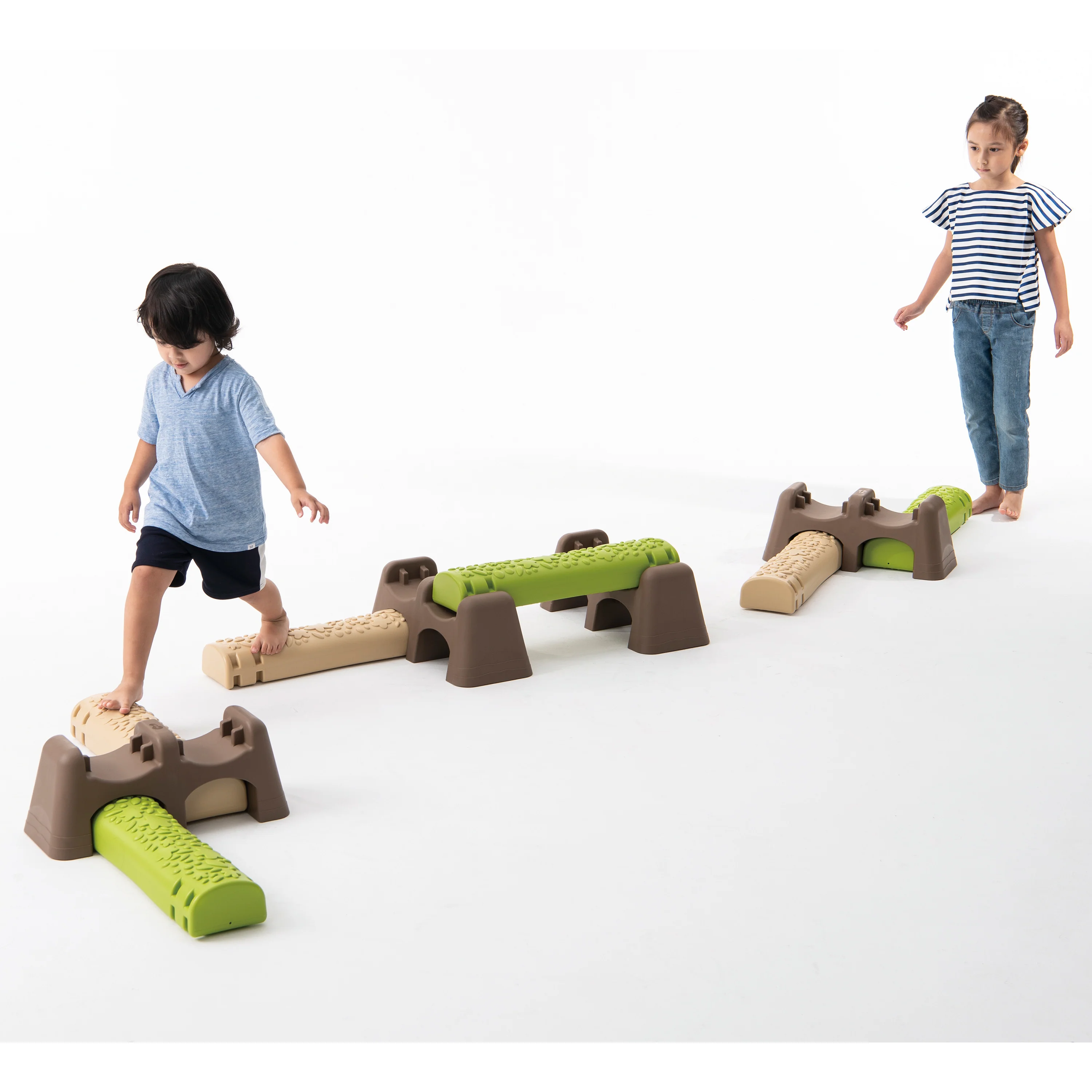 Jungle Trail Balance Logs & Bases | Gross Motor Balance Path Set with Textured Logs & Sturdy Stepping Bases - Image 19
