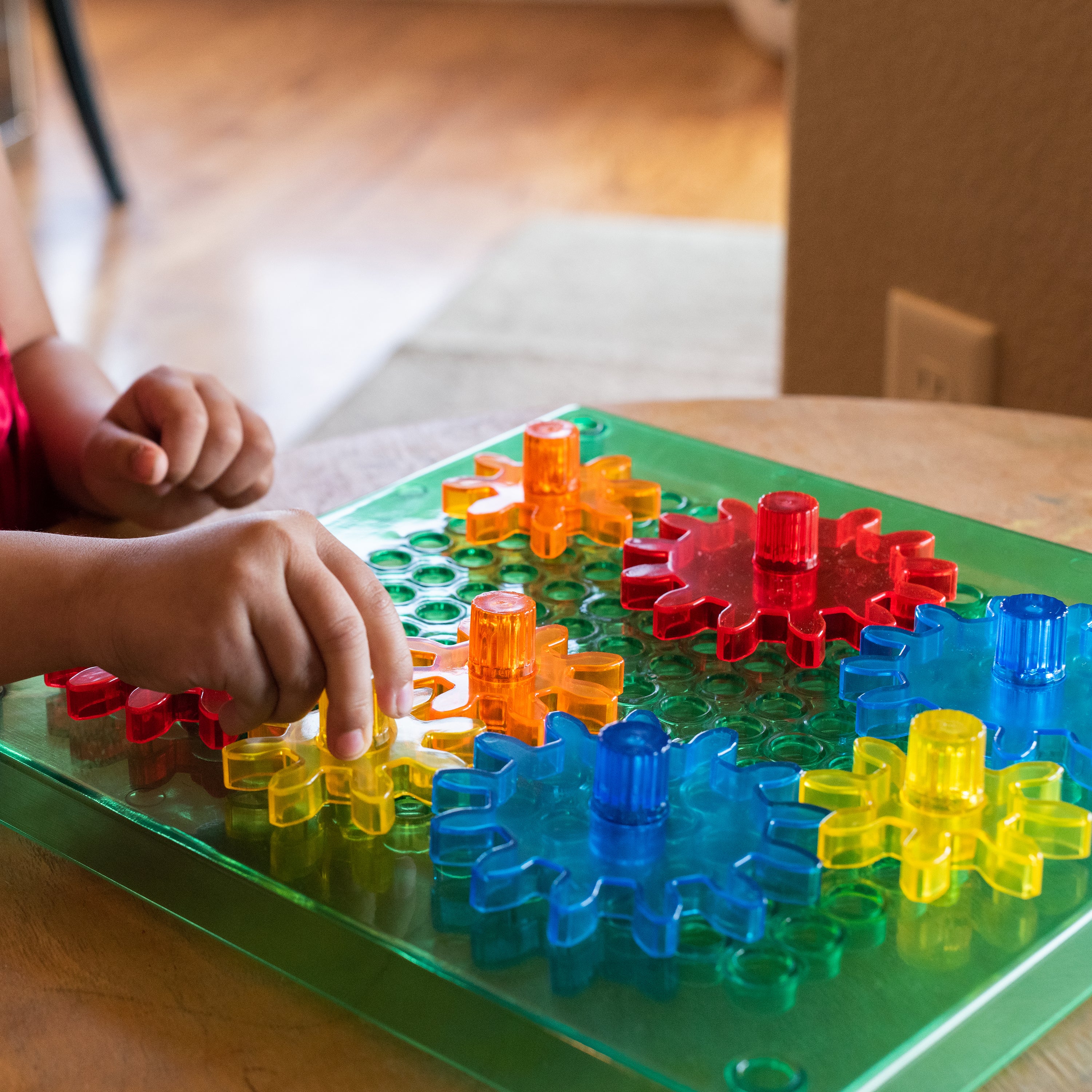 Light Table Gears & Plates | Set of 3 STEM Gear Boards with 24 Spinning Gears - Image 3