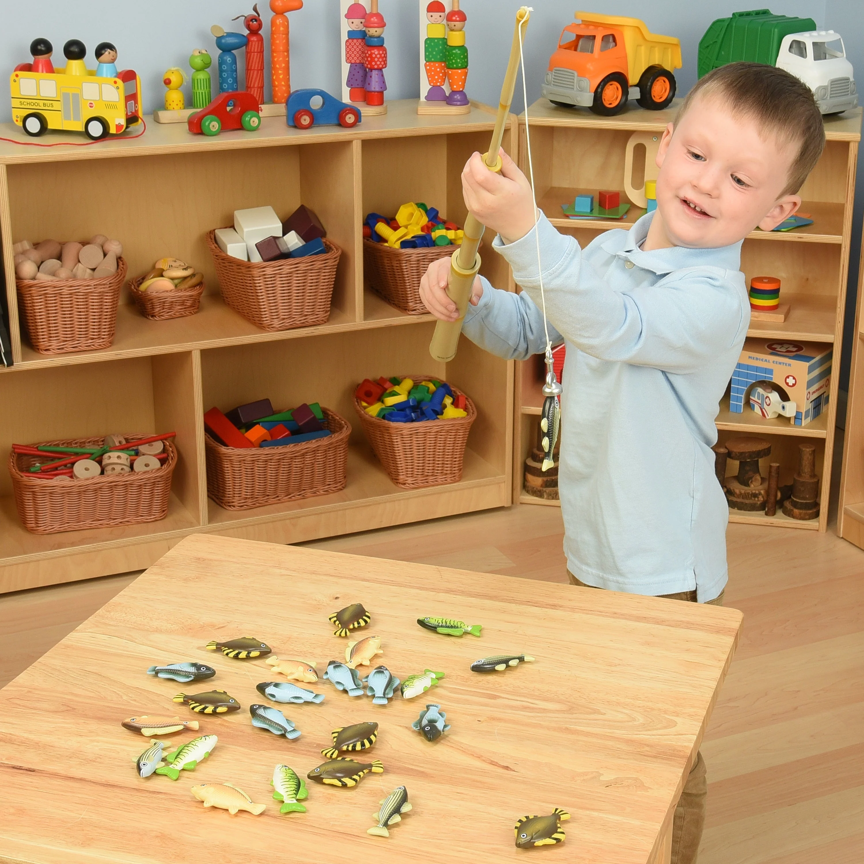 Magnetic Fishing Set | Educational Fishing Game with 4 Magnetic Poles & 24 Floating Fish - Image 7