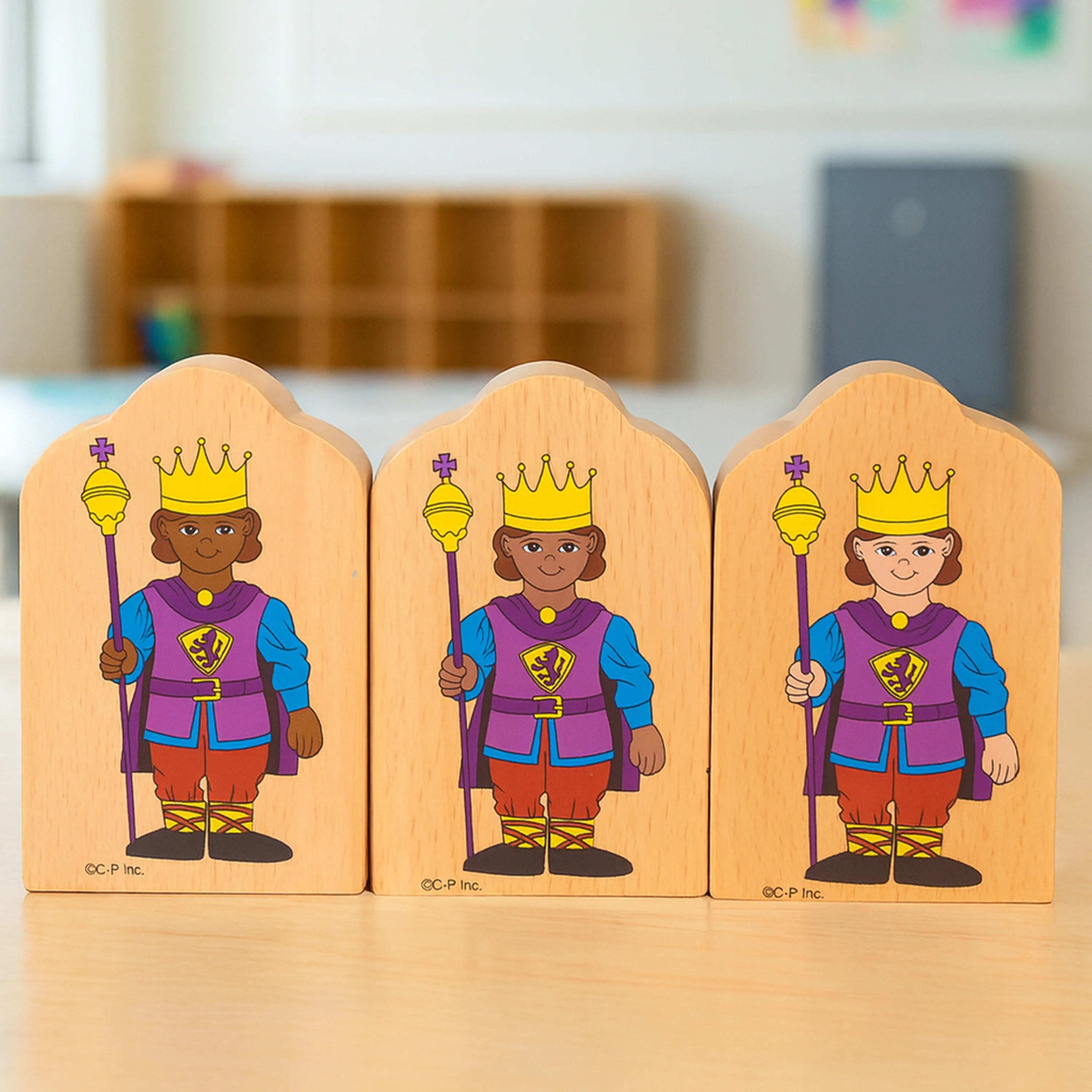 Multi-Ethnic Royal Court Wooden Play Figures | 16-Piece Beech Wood Set - Image 7