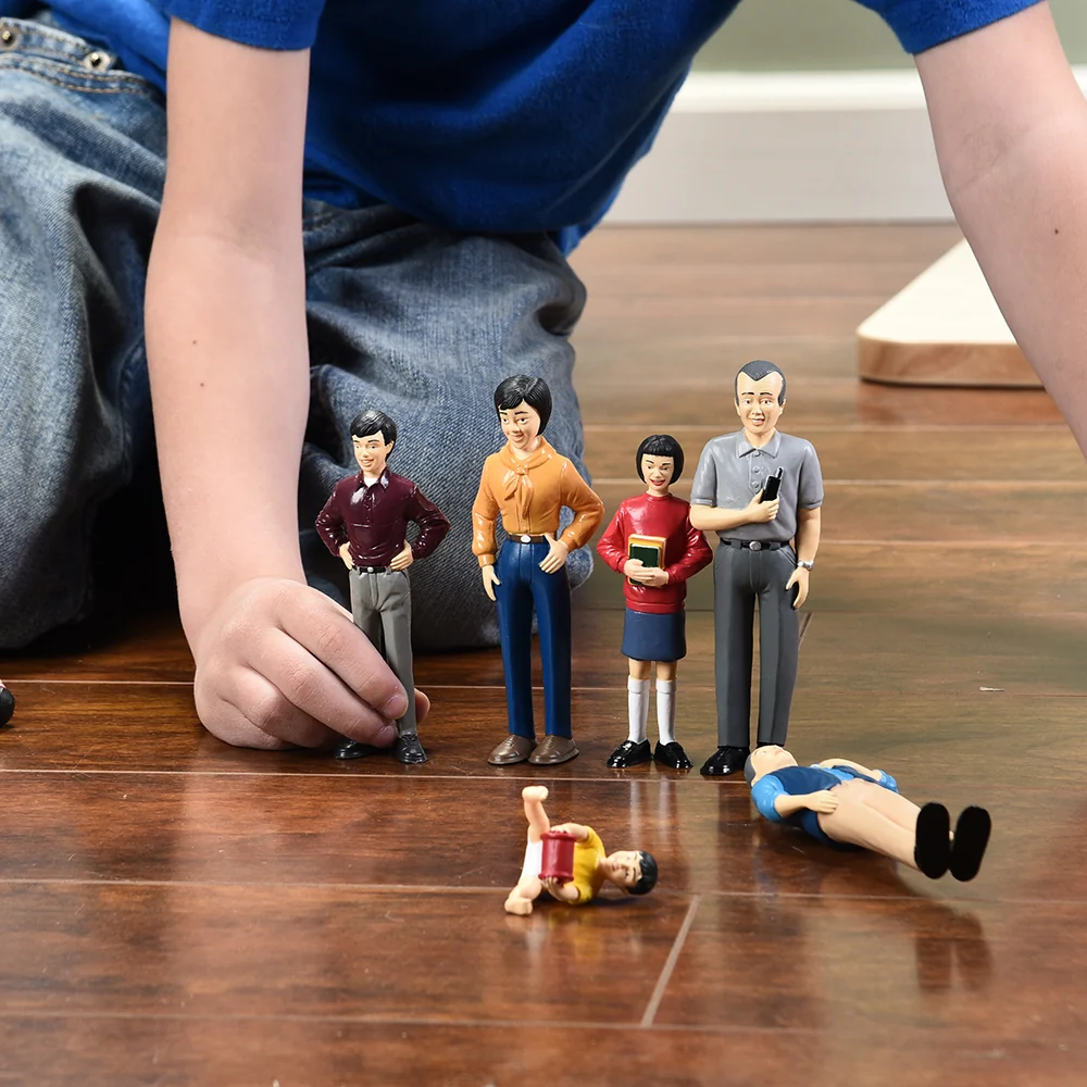 Asian Pretend Play Vinyl Family Figurines | 8 Piece Set - Image 15