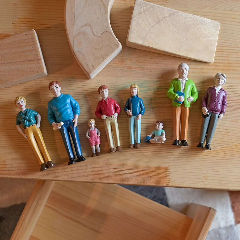 Caucasian Pretend Play Vinyl Family Figurines | 8 Piece Set - Image 4