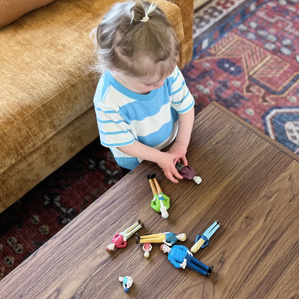 Caucasian Pretend Play Vinyl Family Figurines | 8 Piece Set - Image 5