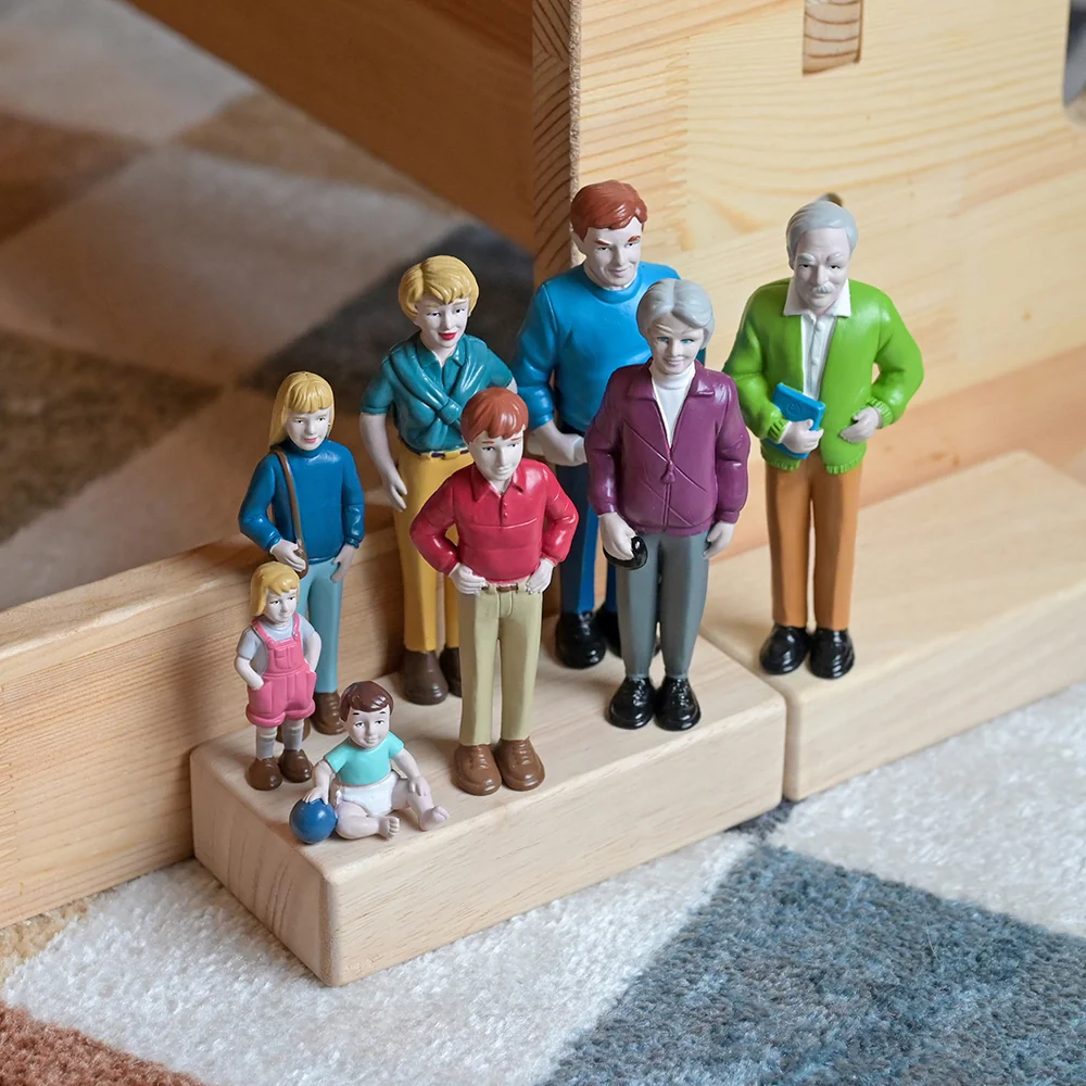 Caucasian Pretend Play Vinyl Family Figurines | 8 Piece Set - Image 8