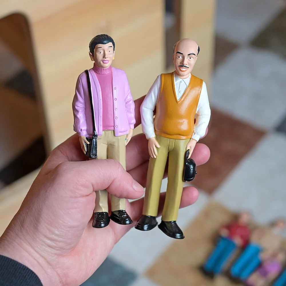 Hispanic Pretend Play Vinyl Family Figurines | 8 Piece Set - Image 11