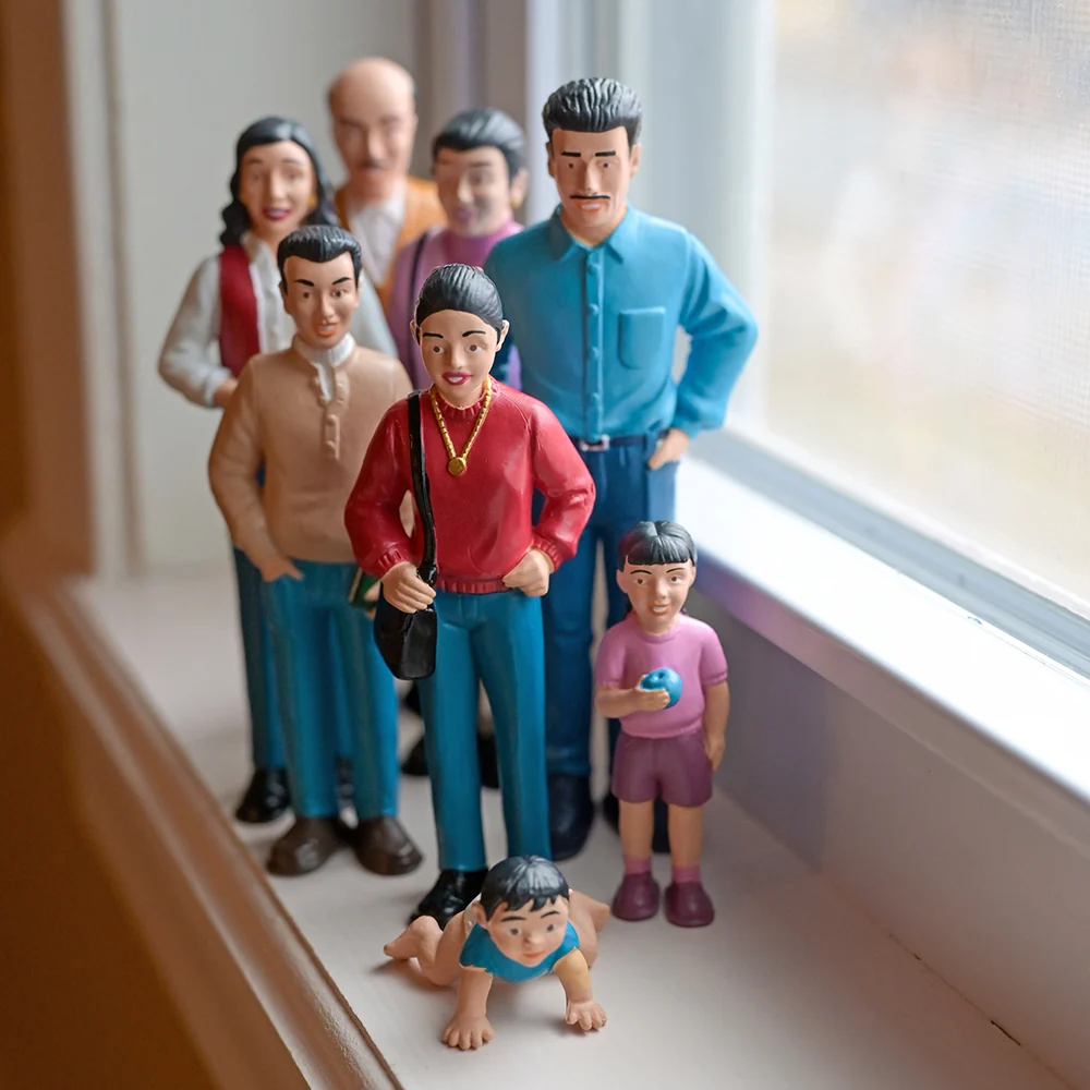 Hispanic Pretend Play Vinyl Family Figurines | 8 Piece Set - Image 9