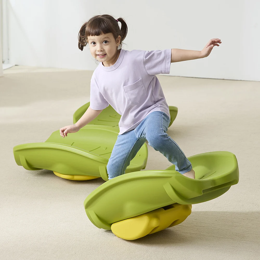 Rocking Leaf Boat: Safe & Fun Rocker for Toddlers - Image 3