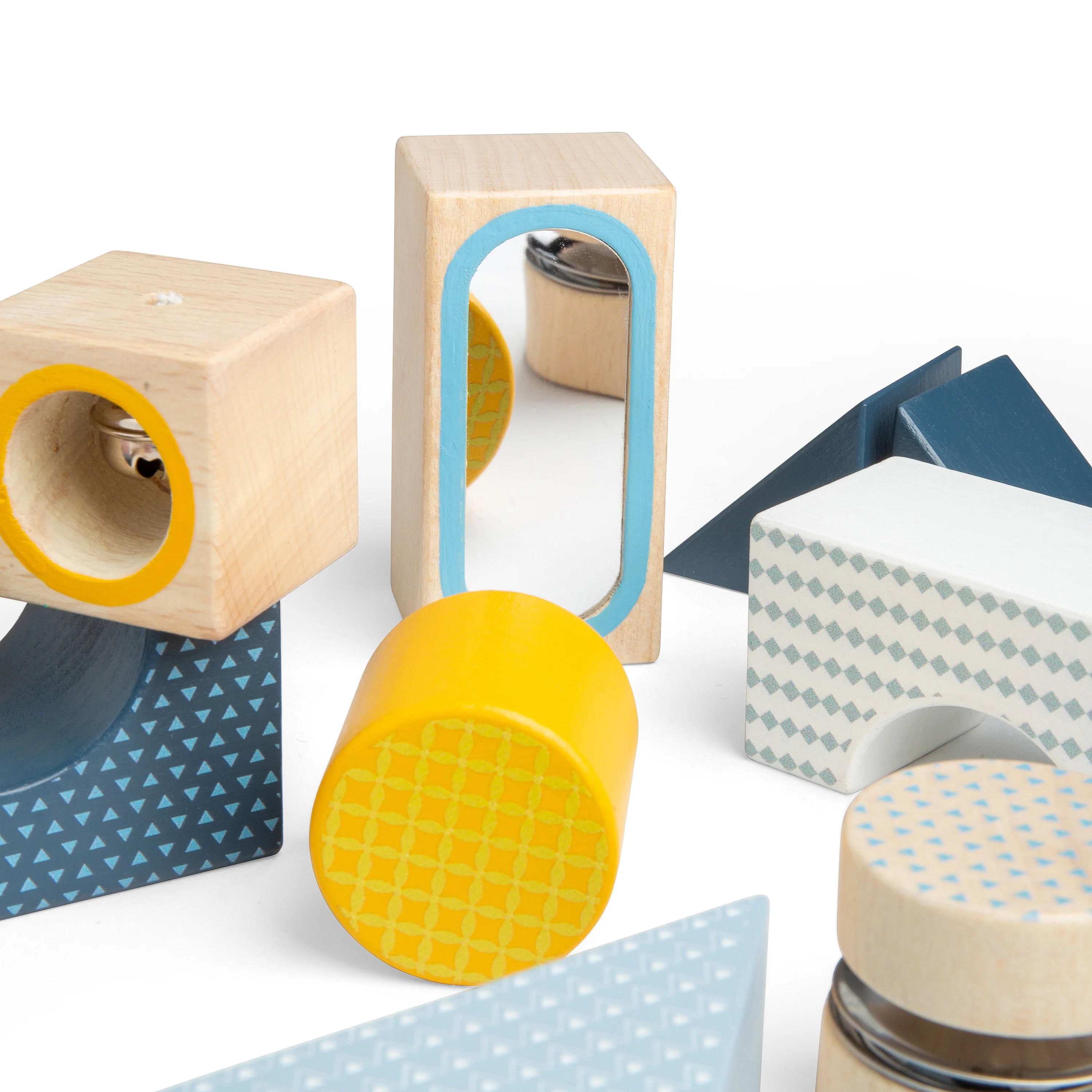 Sensory Explorer Wooden Blocks Set | 14 Piece Building Blocks with Mirror, Kaleidoscope Lens & Rattle in Storage Tray - Image 3