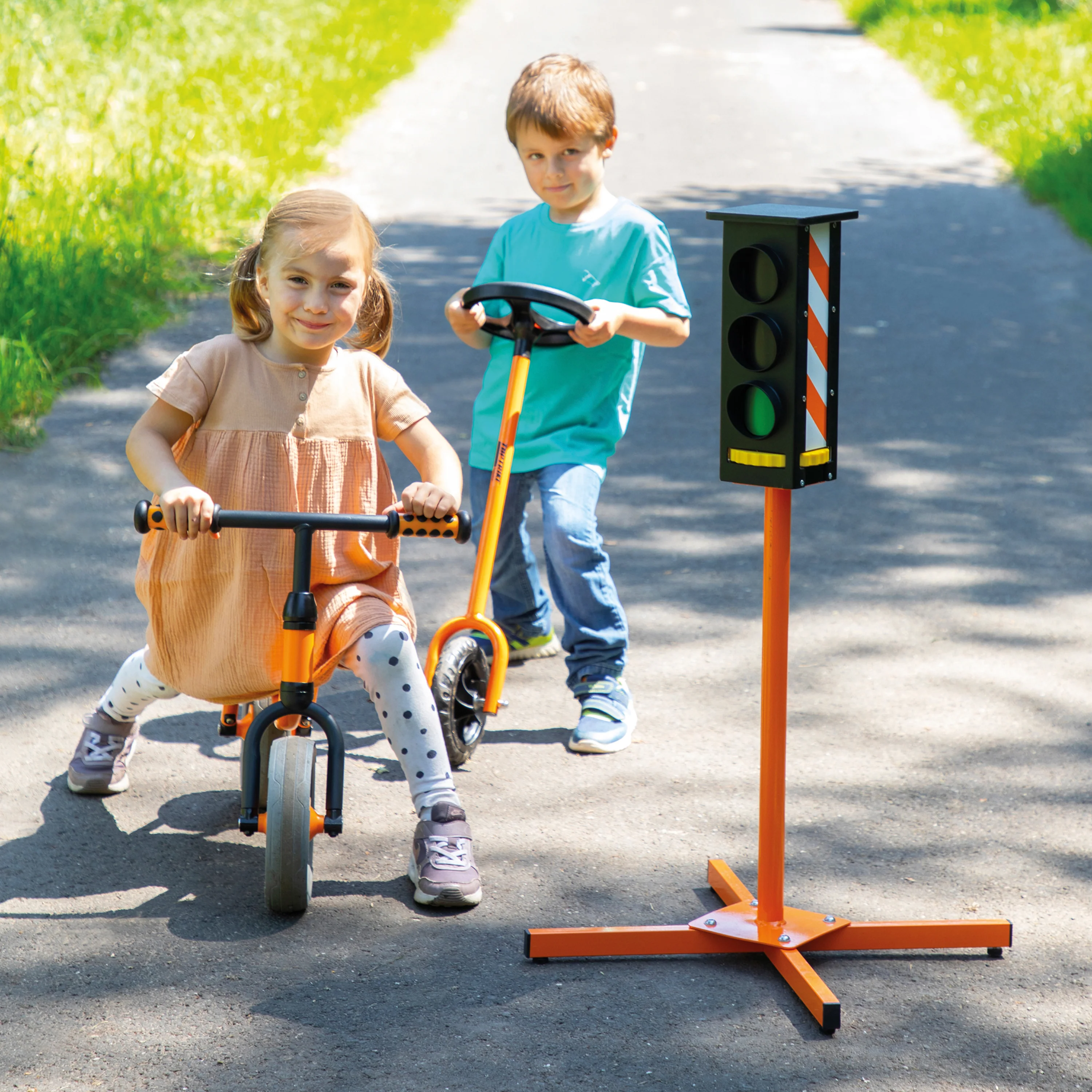 Kids Traffic Light | Pretend Play Road Safety Signal with Rotary Wheel for Trikes & Ride-On Toys - Image 5