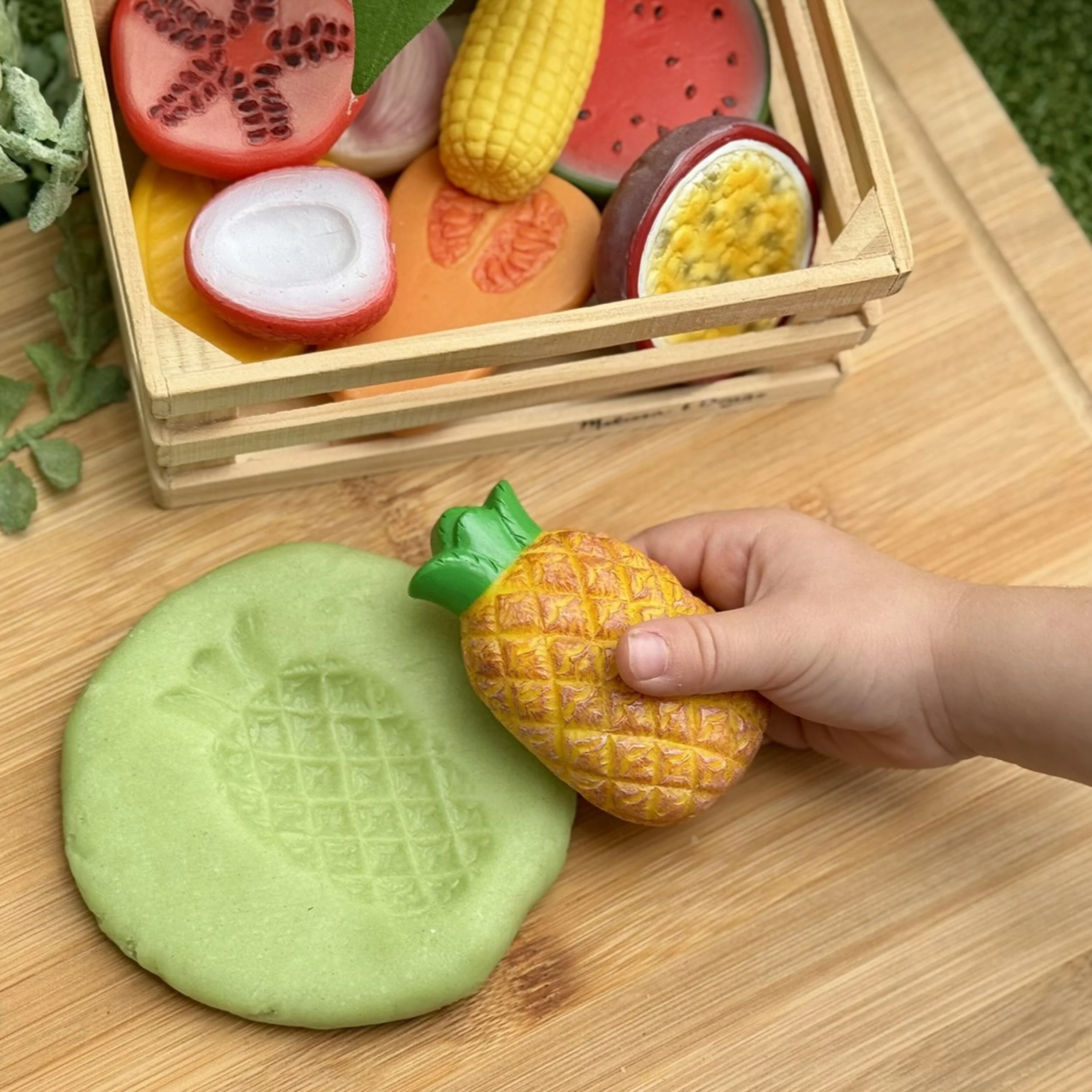 World Kitchen Sensory Play Stones | Global Fruit & Vegetable Tactile Play Set - Image 9